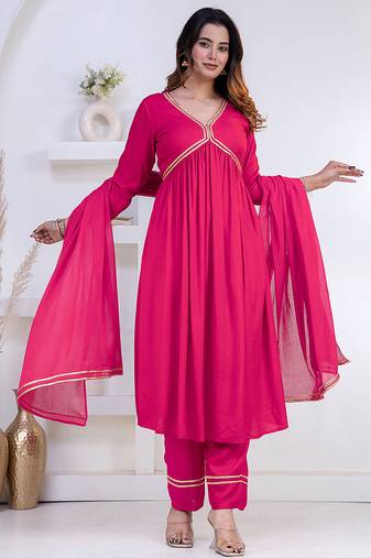 Pink lace solid rayon stitched v-neck flared pant suit set
