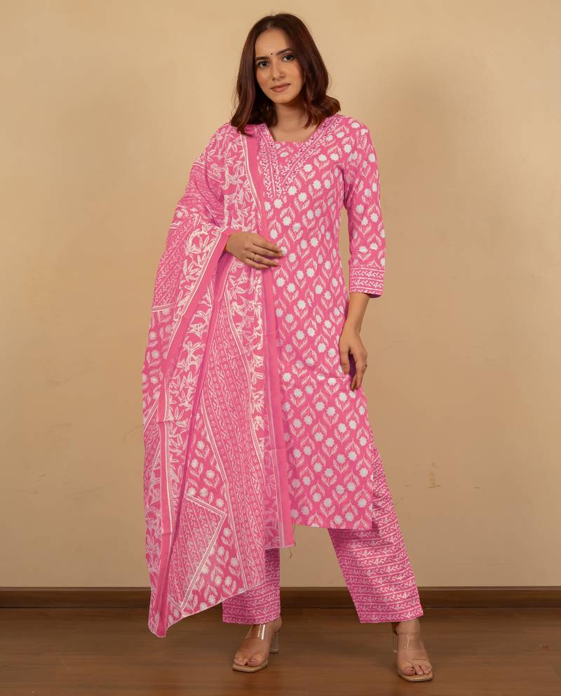 Women's pink & white floral print pure cotton straight fit kurta set with bottom and dupatta (3-piece set)