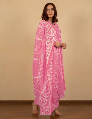 Women's pink & white floral print pure cotton straight fit kurta set with bottom and dupatta (3-piece set) 3