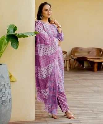 Women's magenta & turquoise floral print pure cotton straight fit kurta set with bottom and dupatta (3-piece set) 3