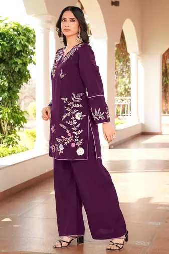Magenta embroidered art silk straight cut kurta