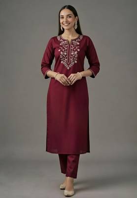 Maroon embroidered rayon kurta set 2