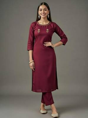 Maroon embroidered rayon kurta set 2