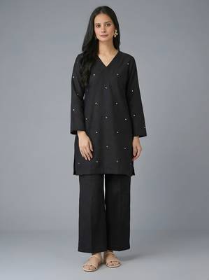 Black embroidered rayon kurta set 4