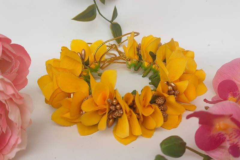 Yellow orchids gajra