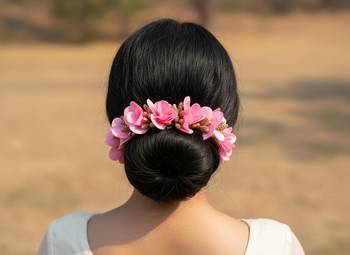 Baby pink orchids gajra 1