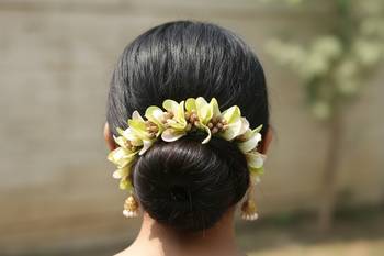 Green orchids gajra 1