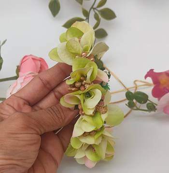 Green orchids gajra 3