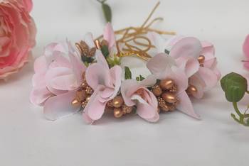 Cream color orchids gajra 3