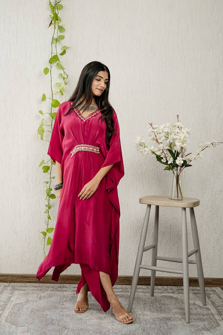 Maroon crepe embroidered kurta sets