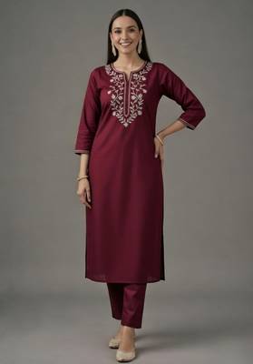 Maroon embroidered rayon kurta set 3
