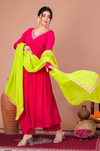 Fuchsia crepe embroidered kurta sets