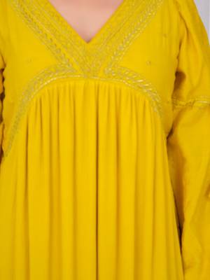 Yellow chanderi embroidered kurta sets 3