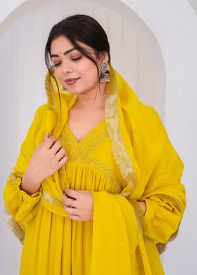 Yellow chanderi embroidered kurta sets 4