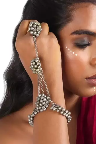 Oxidized silver hath phool hand harness 