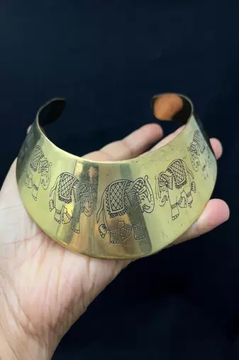 Elephant engraved brass hasli necklace