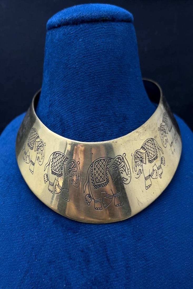 Elephant engraved brass hasli necklace