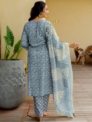 Women's grey & turquoise floral print pure cotton straight fit kurta set with bottom and dupatta (3-piece set) 4