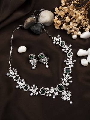 Statement green ad necklace set 1