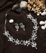 Statement green ad necklace set