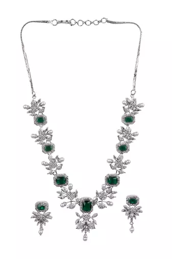 Statement green ad necklace set