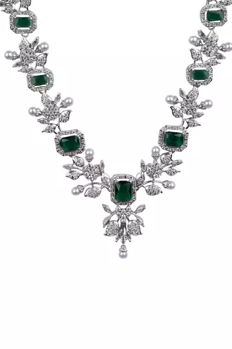 Statement green ad necklace set