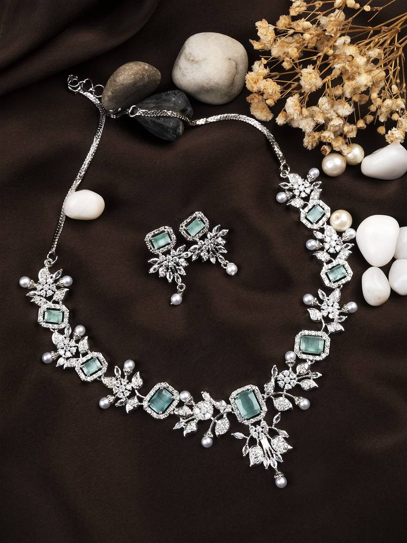 Statement turquoise ad necklace set