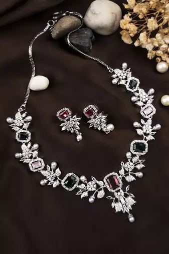 Statement multicolor ad necklace set