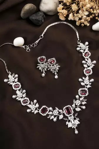 Statement red ad necklace set