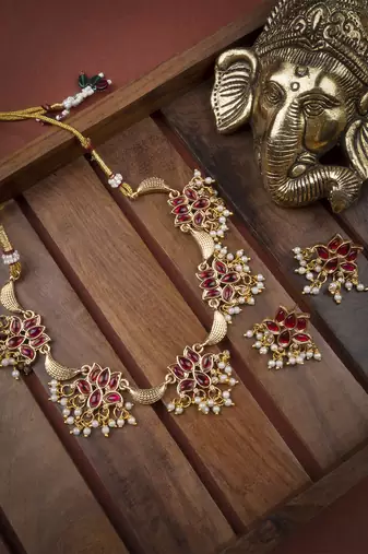 Gold plated red blooming necklace set