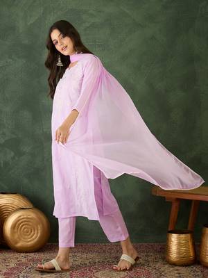 Light-purple embroidered suit 3