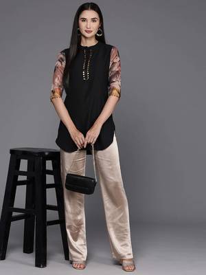 Black printed polyester tunics 5