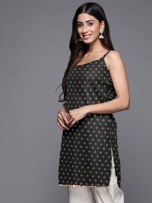 Black polyester tunics 3
