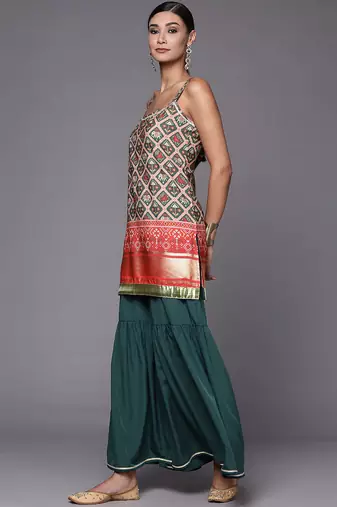 Multocolor printed poly crepe kurta sets