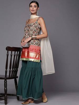 Multocolor printed poly crepe kurta sets 4