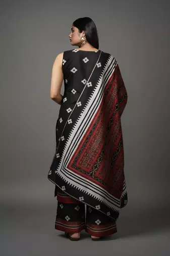 Black printed kurta sets