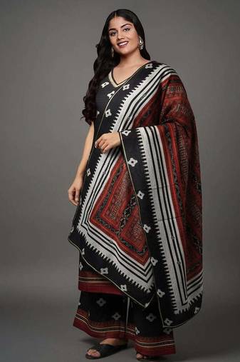 Black printed kurta sets