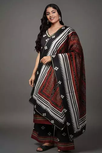 Black printed kurta sets