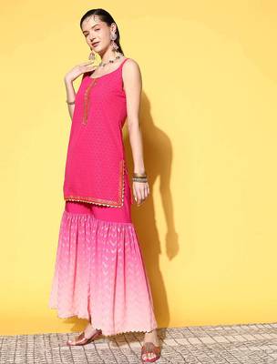 Pink printed poly crepe kurta sets 4