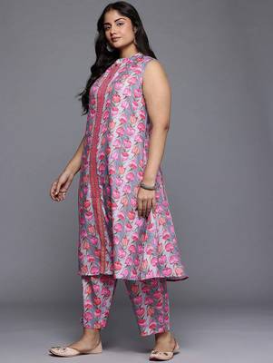 Grey printed cotton blend kurta sets 4