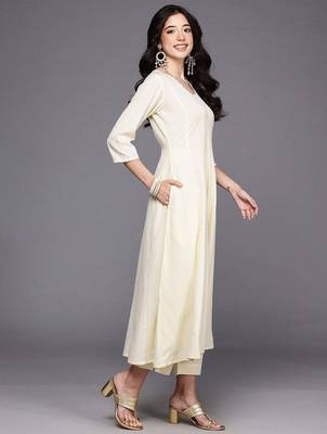 Off white solid poly crepe kurta sets 5
