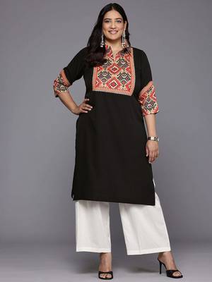 Black crepe long kurtis 1