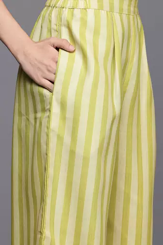 Yellow printed cotton blend kurta sets