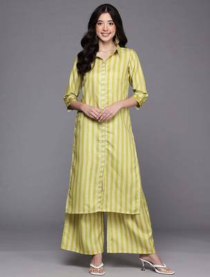 Yellow printed cotton blend kurta sets 4