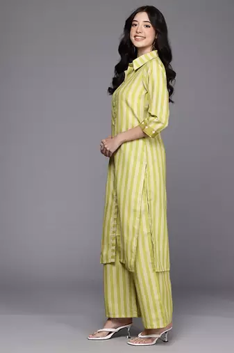 Yellow printed cotton blend kurta sets