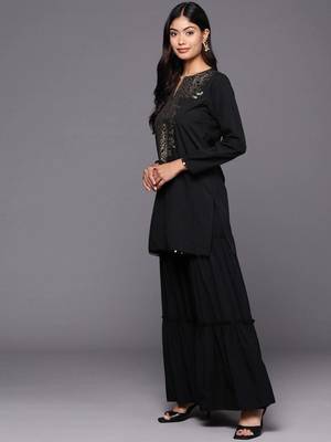 Black printed poly crepe kurta sets 4