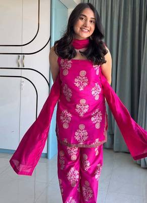 Pink printed art silk kurta sets 2