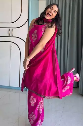 Pink printed art silk kurta sets