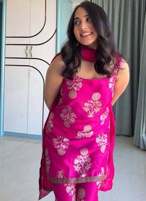 Pink printed art silk kurta sets 5