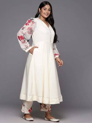 Off white solid poly crepe kurta sets 5